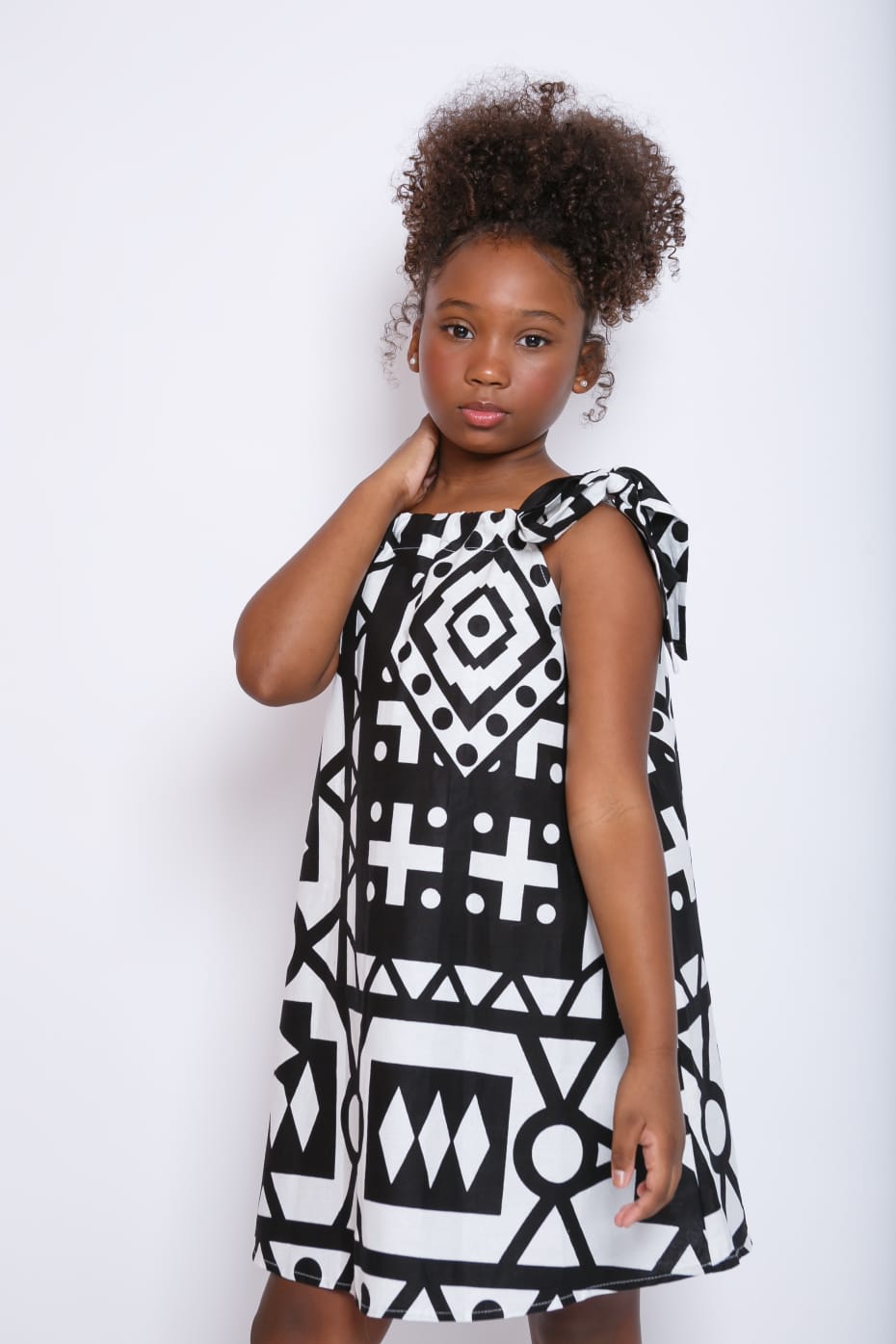 Vestido Trapézio Preto e Branco