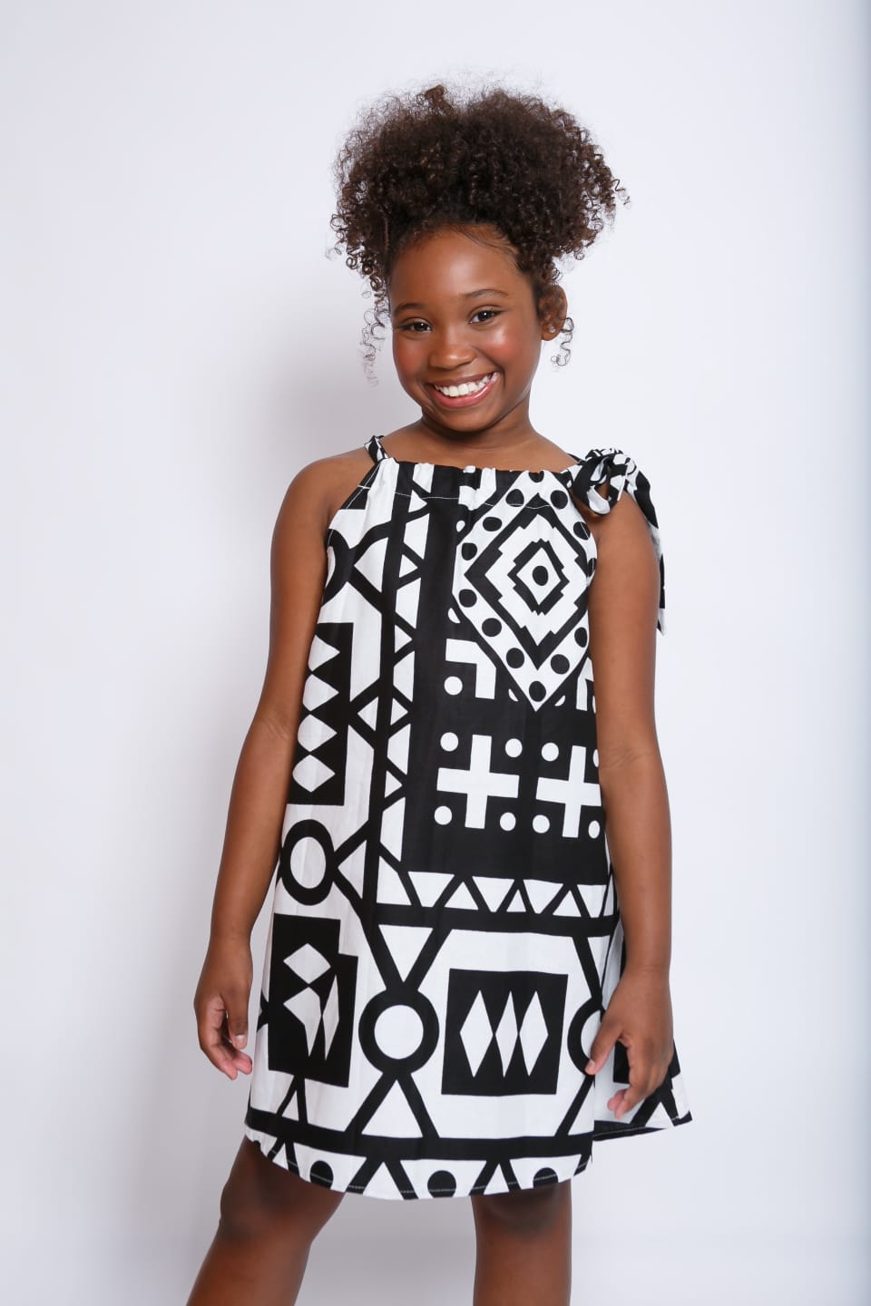 Vestido Trapézio Preto e Branco - Imagem 3